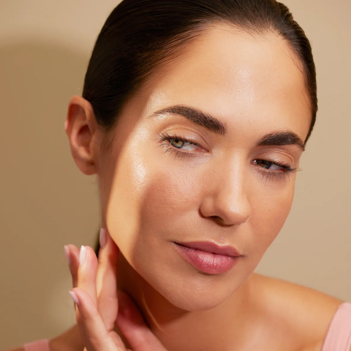 Dermatologically tested face moisturiser for oily skin